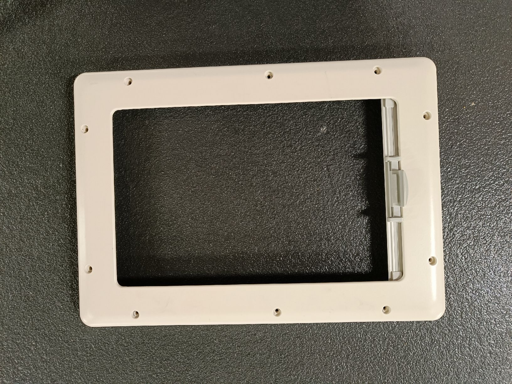 Dometic Finestre: Dometic Fensterrahmen 350x500 – Usato da Kloten venduto da fbloch01