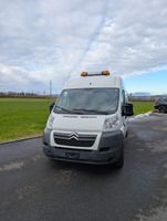 Komlett ausgerüstetes Kanalfernseh-Fahrzeug