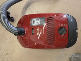 Staubsauger Miele Classic C1 PowerLine rot gebraucht