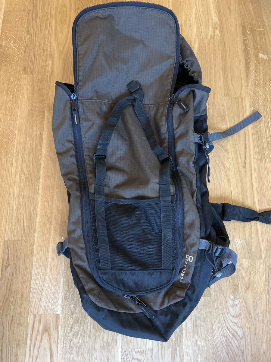 Decathlon Zaini: Sac à dos Quechua Forclaz 50L – Usato da Genève venduto da  3