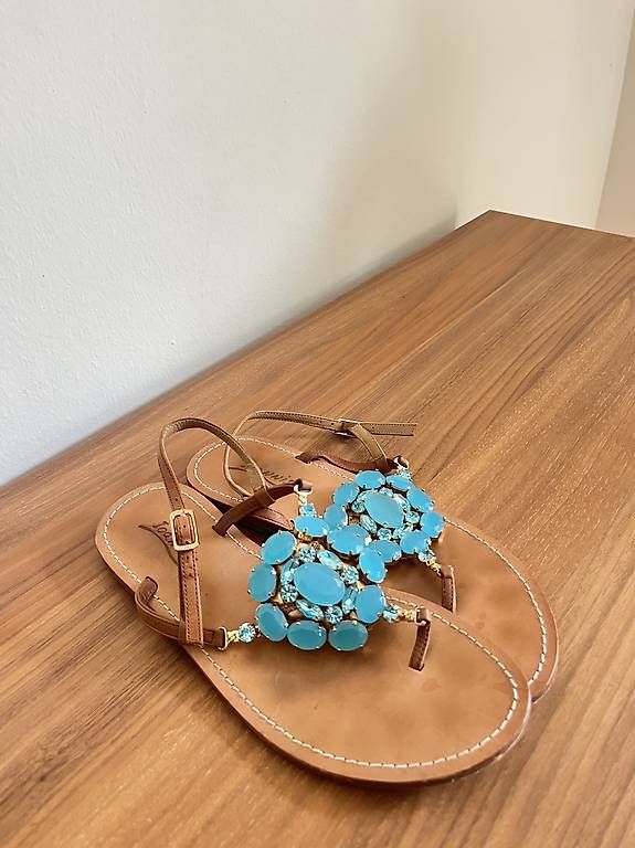 Scarpe da donna: Wunderschöne Sommersandalen – Usato da Bern venduto da nal_5x9x 1