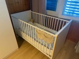 Babybett (inkl. Matratz.)guter Zustand, ab sofort verfügbar!