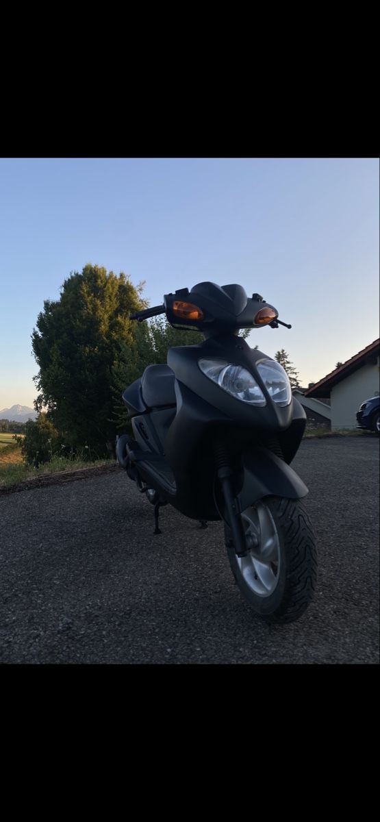 Scooters: Expertisés, parfait état, scooter 125 – Gebraucht aus Arconciel von Swiss-Starlights 3