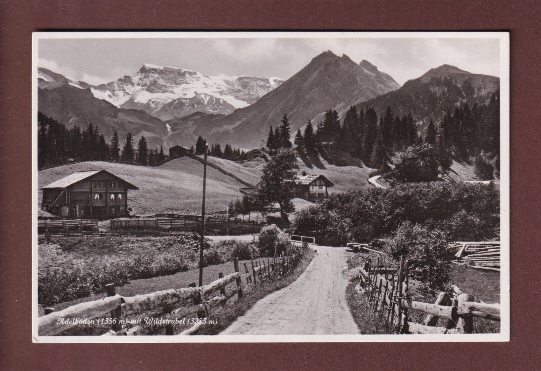 Cartoline postali: ADELBODEN - Teilansicht mit Wildstrubel – Usato da Pully venduto da nicecards