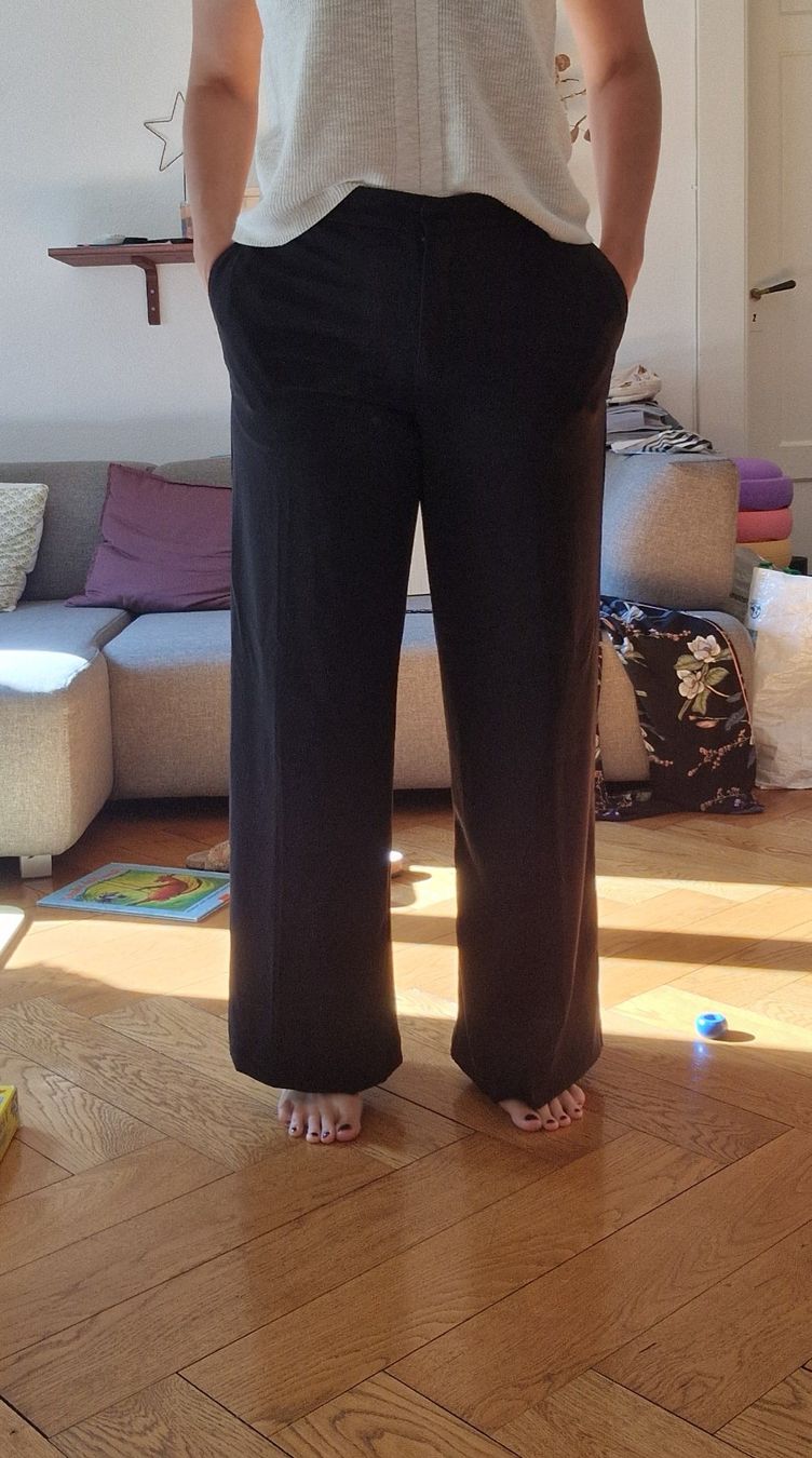 H&M Hosen: Schwarze Stoffhose von H&M Gr. 38 – Neu und originalverpackt aus Innerberg von Noe25 3