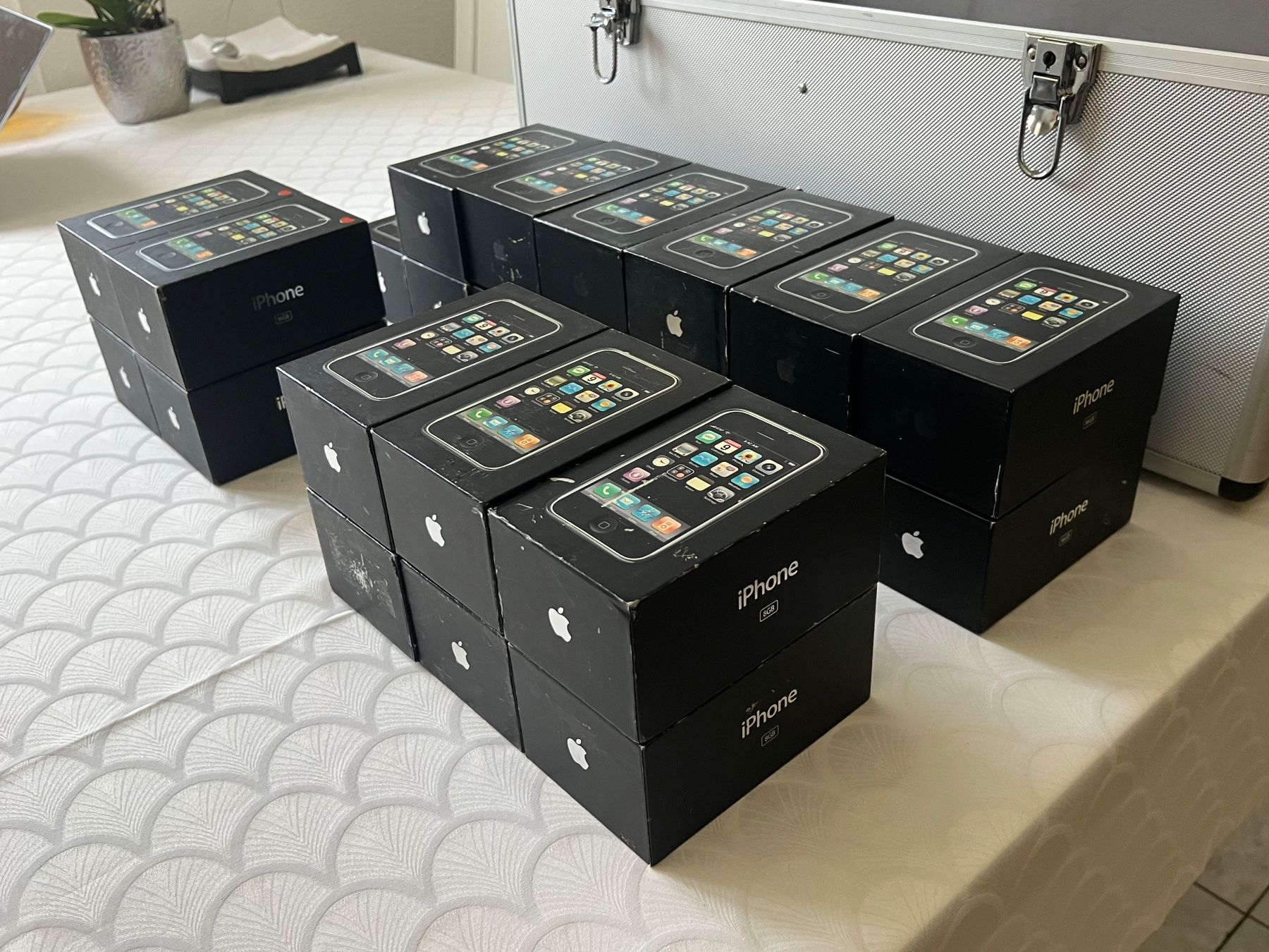 Apple Telefoni cellulari / Smartphones: 📱Apple iPhone📱2G📱1. Generation📱23 Stück📱16 GB📱MA384LL – Difettoso da Basse-Nendaz venduto da Diablo132 8