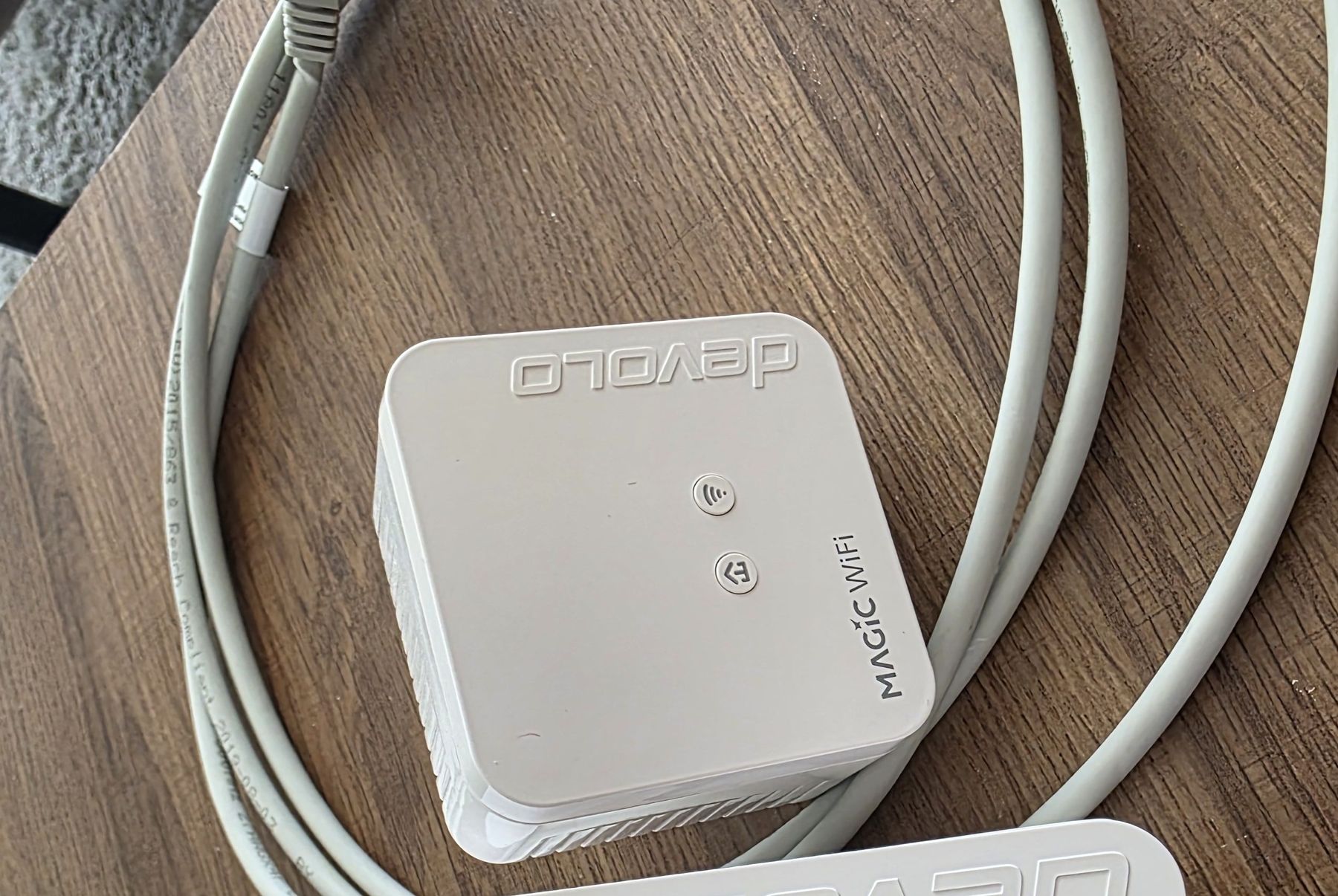 Devolo Unità & Adattatore: Devolo Magic WiFi Adapter & mini Adapter weiss gebraucht – Usato da Männedorf venduto da AeternusWatches