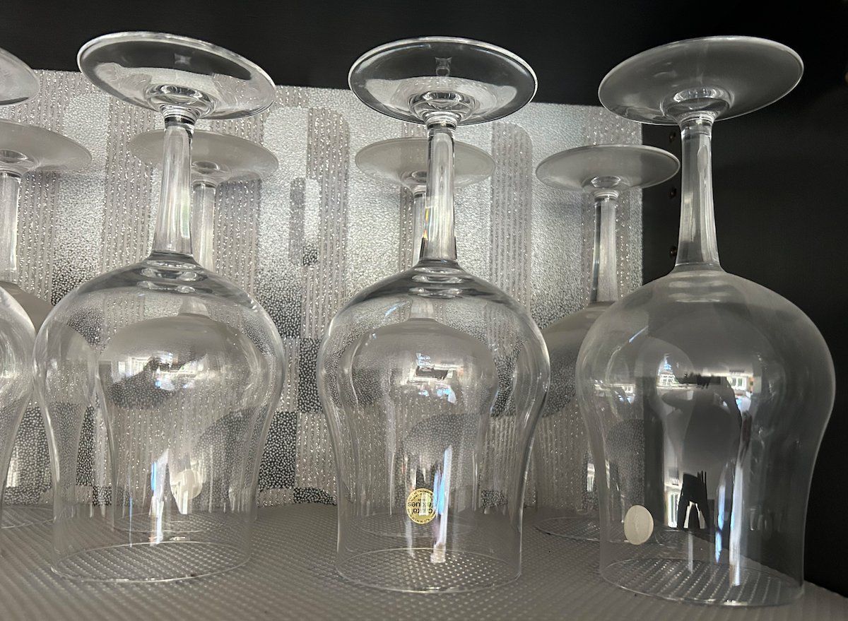 Bicchieri: Lot de 12 verres à Bordeaux – Usato da Delémont venduto da pupaaldi