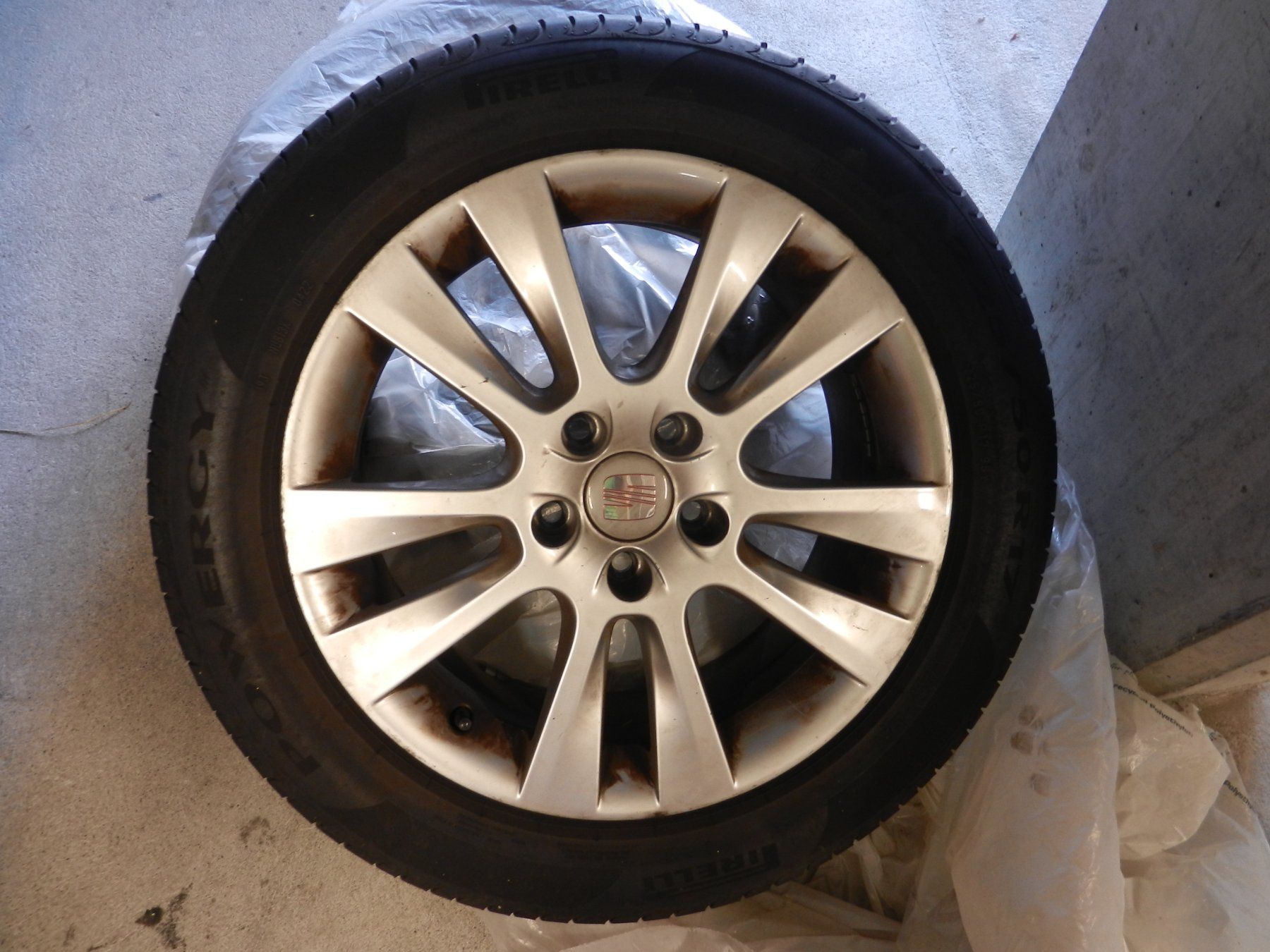Pneumatici & Ruote complete: Pneu  mit Alufelgen – Usato da Fraubrunnen venduto da tsc_bj8t