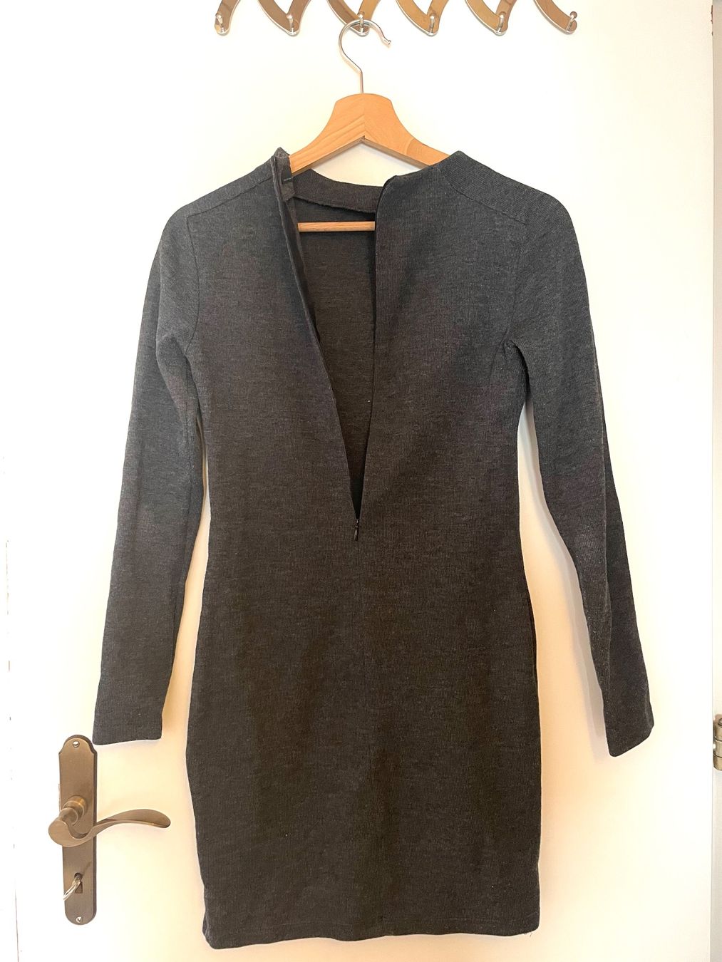 Zara Vestiti: Zara Strickkleid grau (S) – Usato da Triesen venduto da antonellaaa_ 4