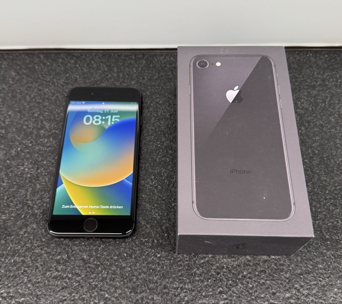 Apple Portables: iPhone 8 64GB Space Grey – D'occasion à Bern par dingodachs 1