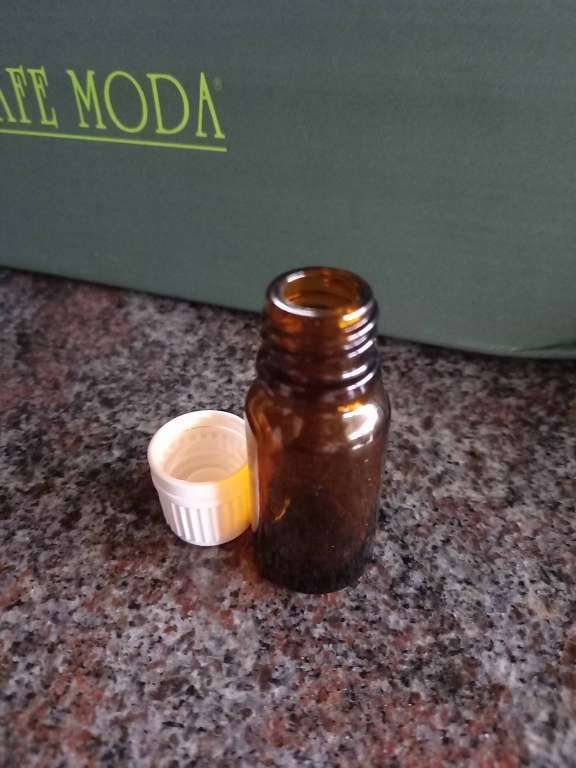 Accessori da laboratorio: 80 Braunglasfläschchen 10 ml. NEU – Nuovo (secondo la descrizione) da Bätterkinden venduto da Elefantenzoo 1
