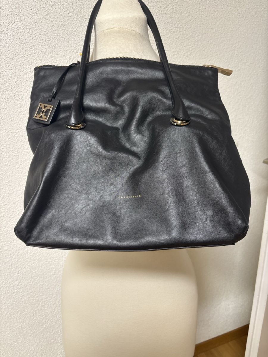 Coccinelle Borse da donna: Schöne Coccinelle Ledertasche Schwarz – Usato da Maienfeld venduto da 8796