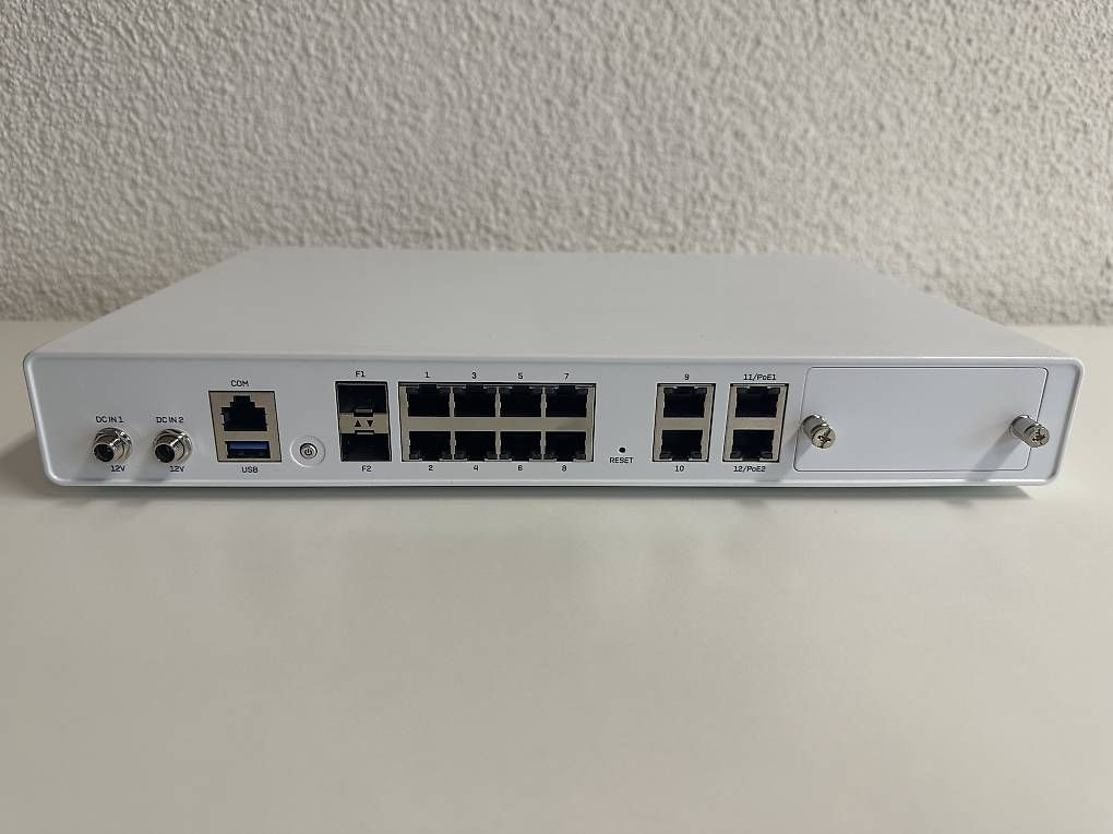 Firewall: Sophos XGS 126 Xstream Protection SMB  – Gebraucht aus Wangen SZ von Jaay_Sky 1