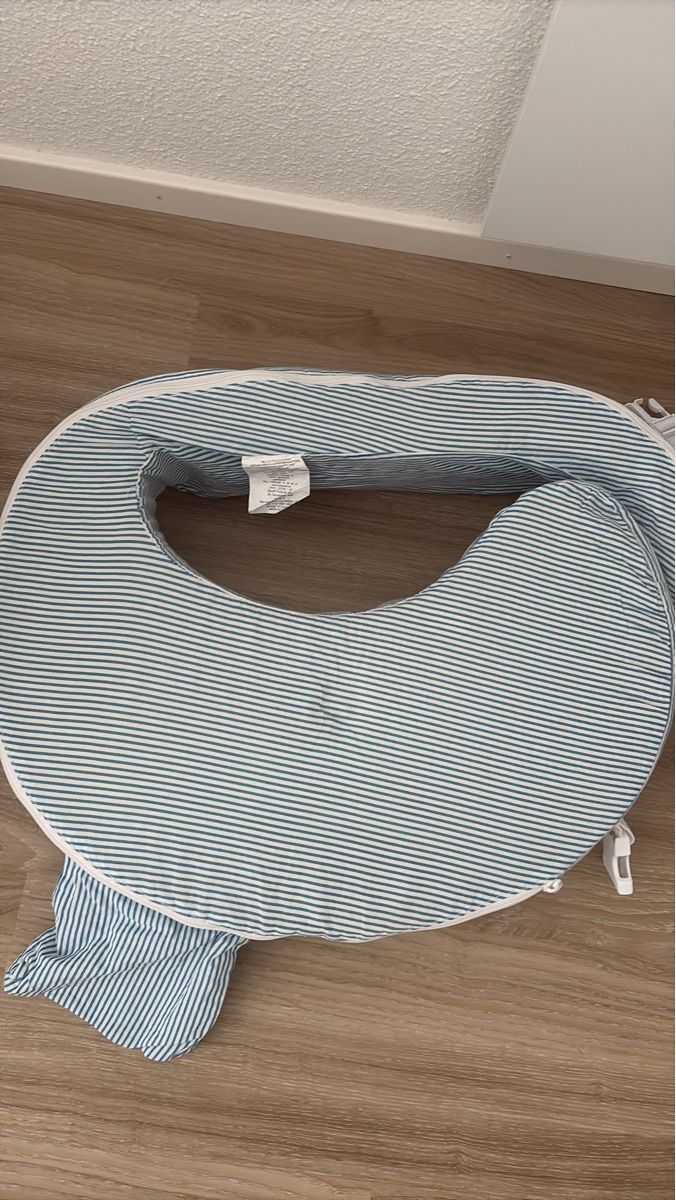 Autres appareils anciens: Nursing Pillow striped blue white – D'occasion à Bonstetten par mar_vs88