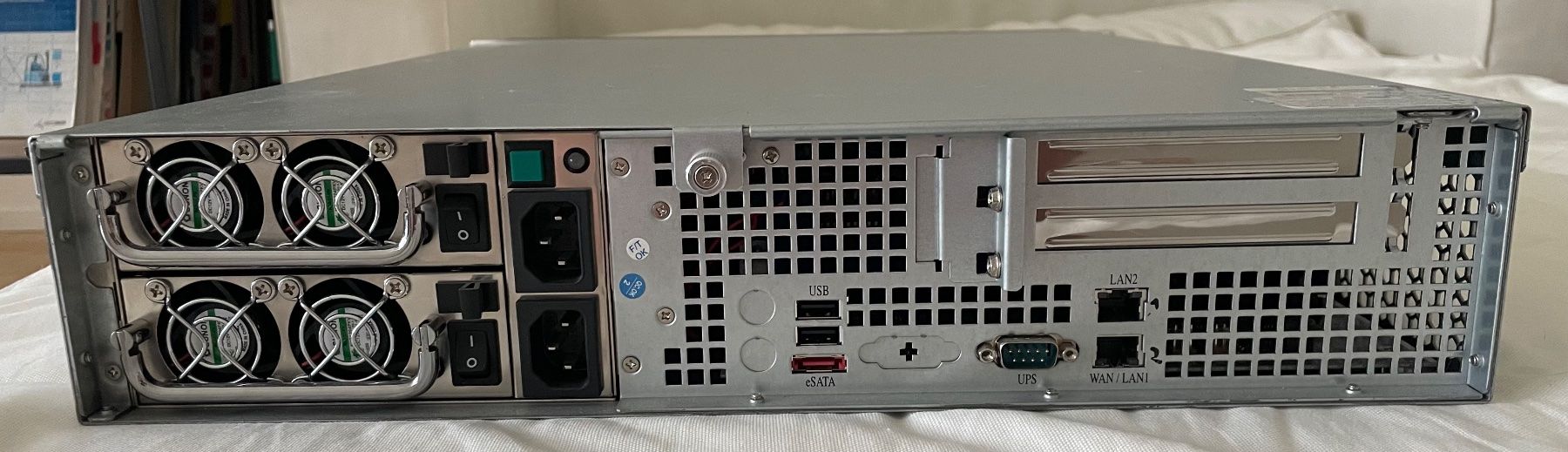 Racks & Ständer: Serverreck mit Zubehör – Gebraucht aus Luzern von gpl_9wbz 7