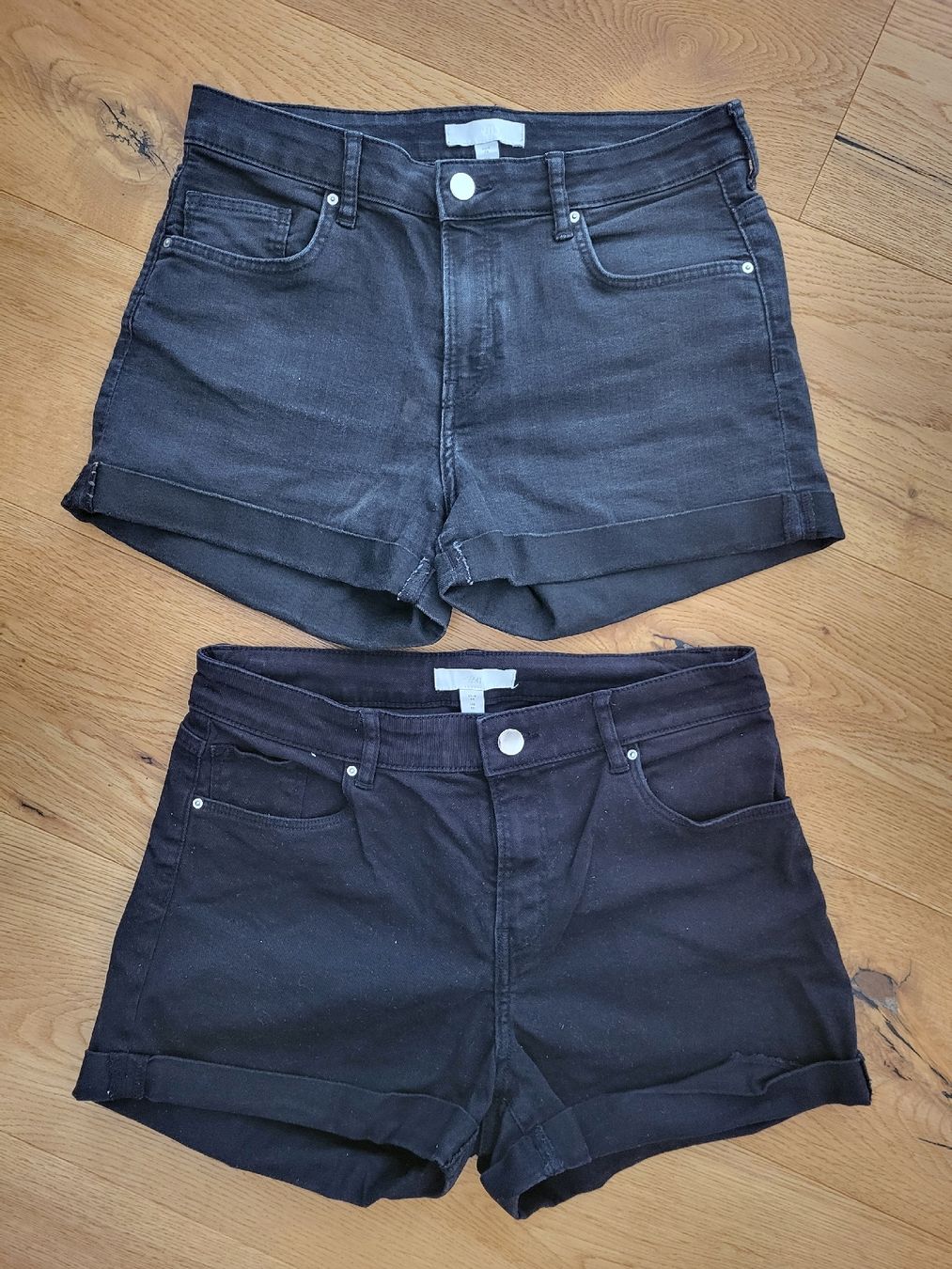 H&M Hosen: Jeansshorts Grösse 38 H&M 2 Stk. – Gebraucht aus Oekingen von FlamingoDoktor