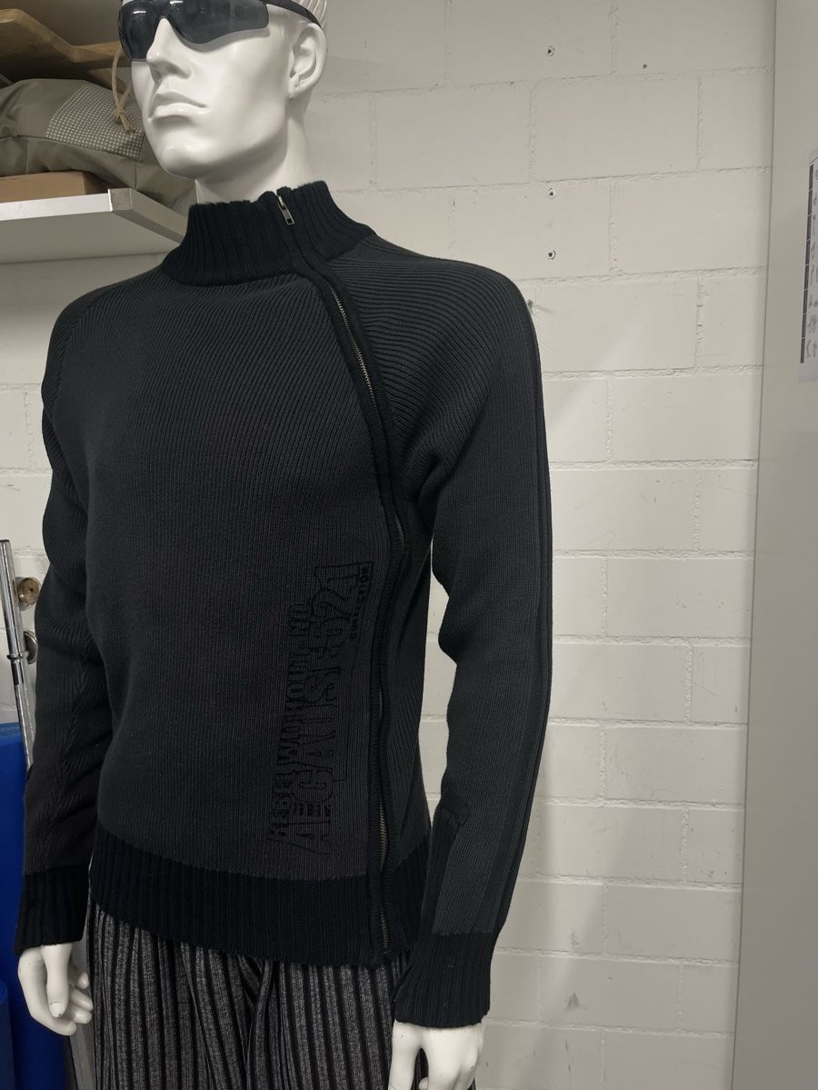 Maglioni & Felpe: Schwarzer Strickpullover mit Reissverschluss, Grösse L/ XL – Usato da Würenlos venduto da jam_mv8g 1