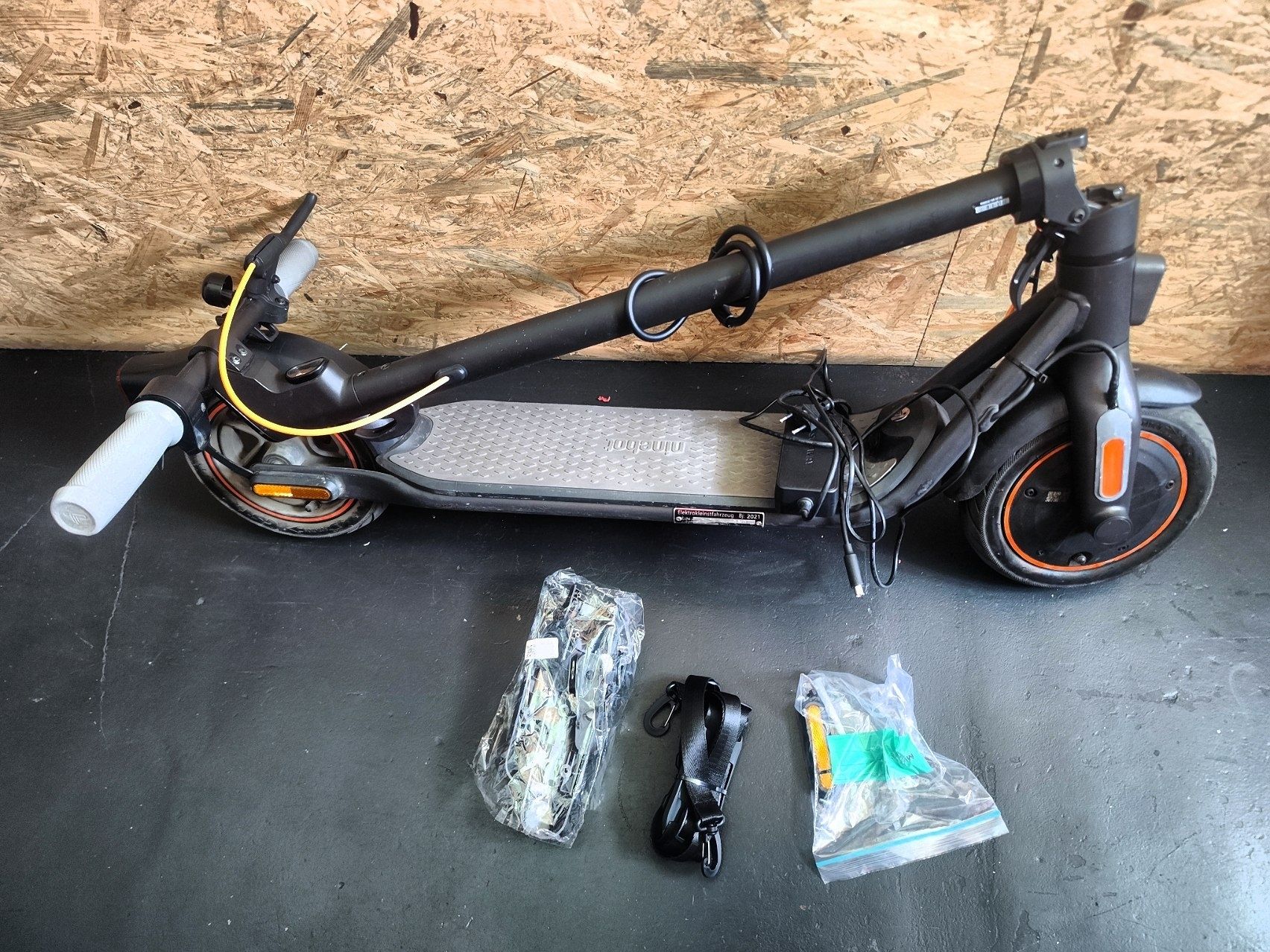 Segway Kickboard: Ninebot F40I E-Scooter, 33 km/h 40km – Usato da Grindelwald venduto da vla_z6zz 8