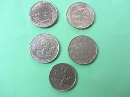200 Lire Münzen, 5 Stk. 2x1992, 1x1996, 1x1979, 1x20 Li 1978