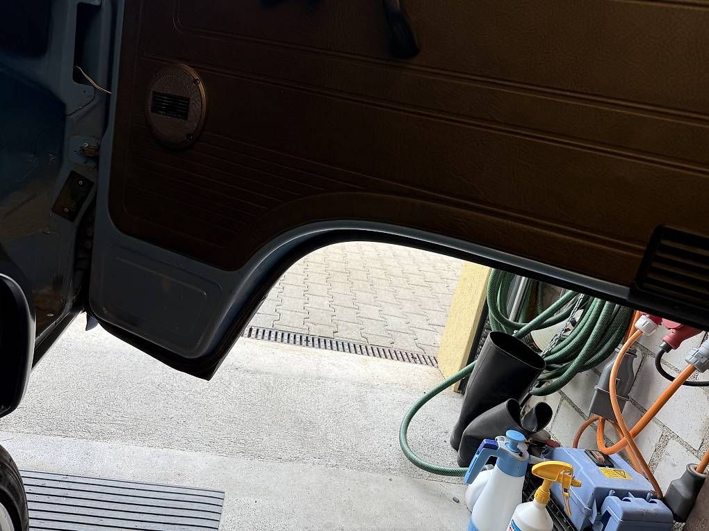 Tutti pezzi di ricambio auto: Türvw t3 rostfrei  – Usato da FIschbach-Göslikon venduto da Ajnei 1