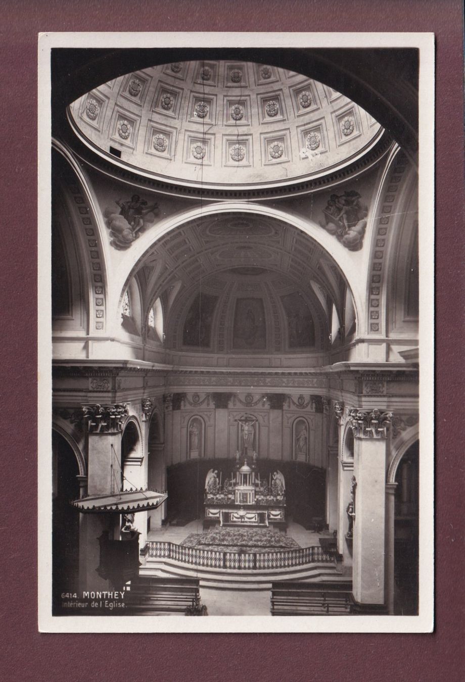 Cartoline postali: MONTHEY - Intérieur de l'Eglise – Usato da Pully venduto da nicecards