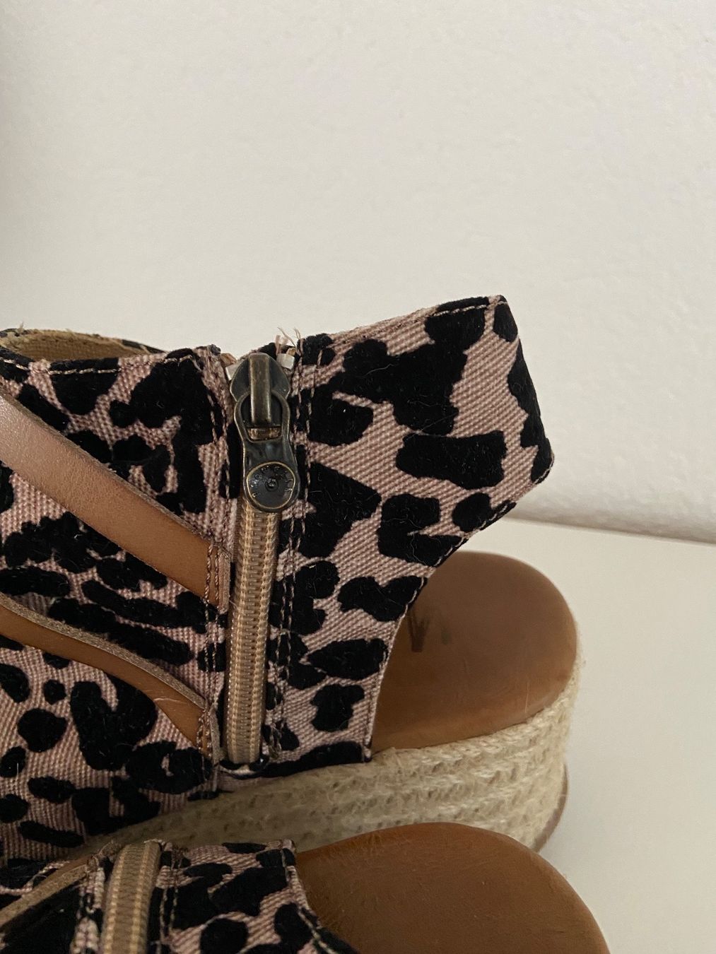 Damenschuhe: Keilabsatz- Schuh – Gebraucht aus Bülach von kittygismo 3
