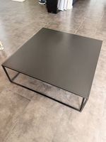 Table basse métal noir mat 1m x 1m
