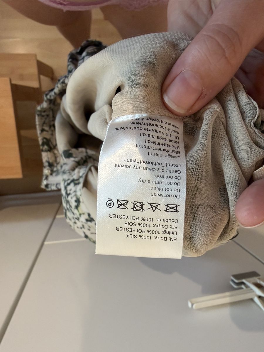 Nanushka Pantaloni: Nanushka Hose aus Seide – Usato da Zürich venduto da sher_locked 4