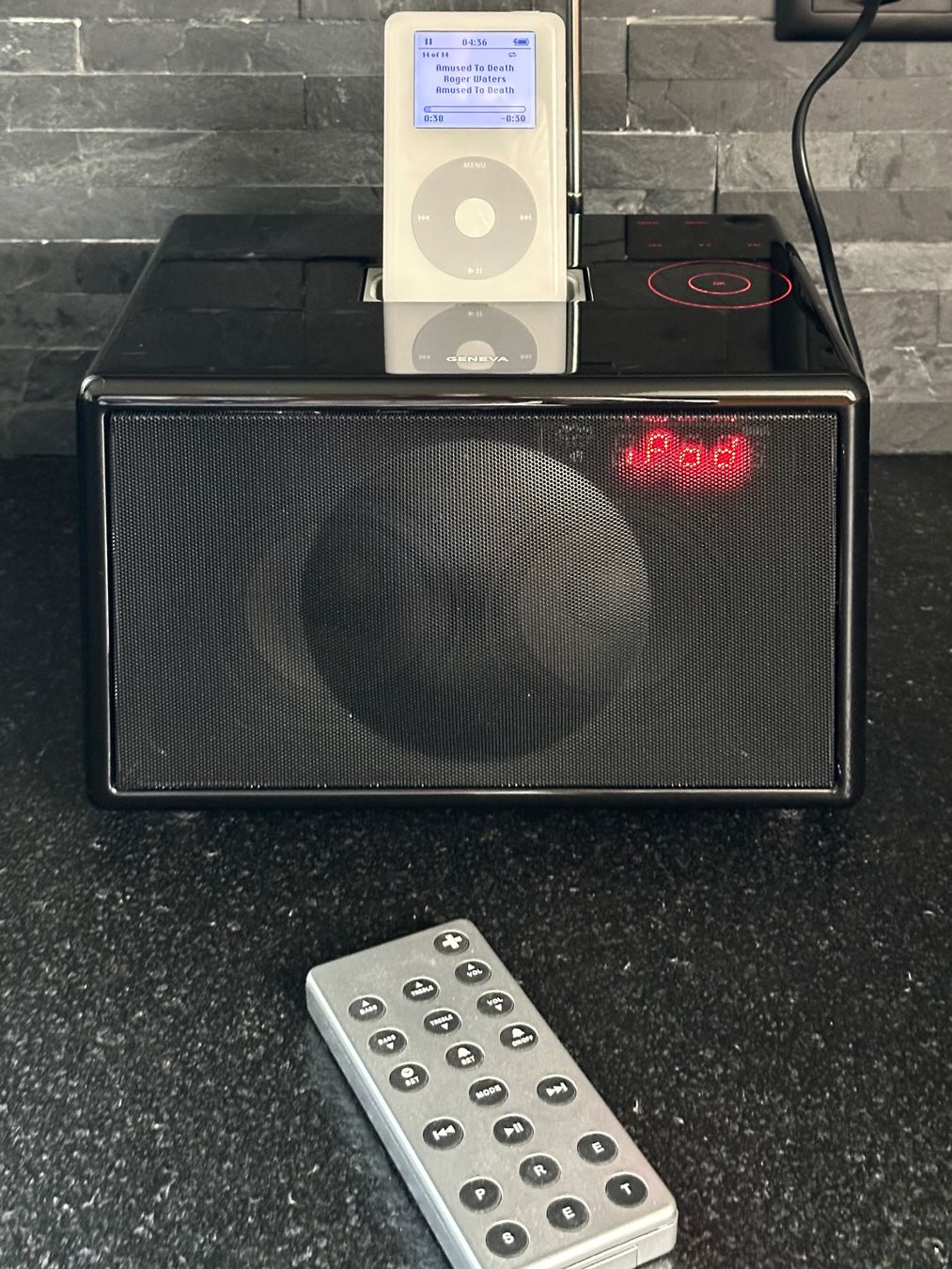 Lettore multimediale & Streamer: Geneva Sound System Model S (OHNE iPod!) – Usato da Feusisberg venduto da Frizzle63