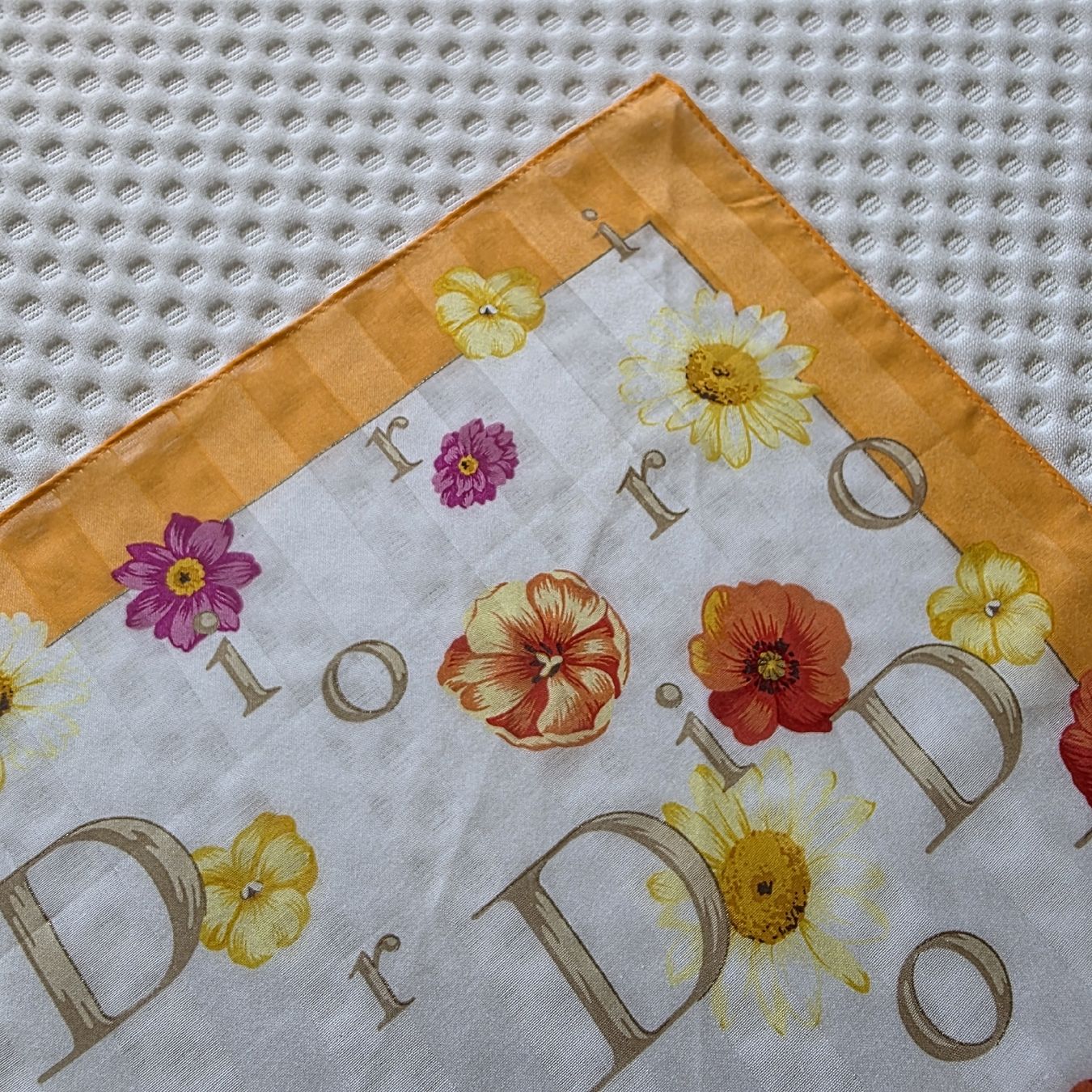 Dior Foulard & Sciarpe: Christian Dior Tuch,  48×48 cm – Nuovo e nell'imballaggio originale da Zürich venduto da LIMAR 3
