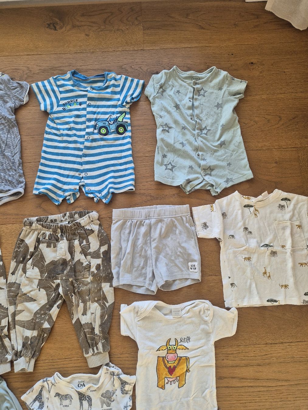 Lotti & Set di vestiti: Kleiderpaket Grösse 86 – Usato da Kollbrunn venduto da guernsey11 2