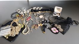 Lot de Bijoux Fantaisie Anciens & Divers