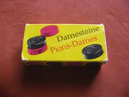 Damensteine aus Holz
