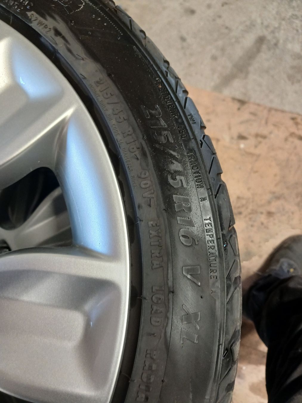 Cerchioni: Winterkompletträder Platin 215/45 R16   – Usato da Krinau venduto da P.grob 4
