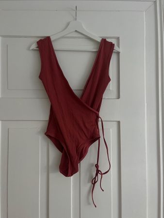 Yasmine Eslami Paris Badeanzug Rot Gr. M 38/40