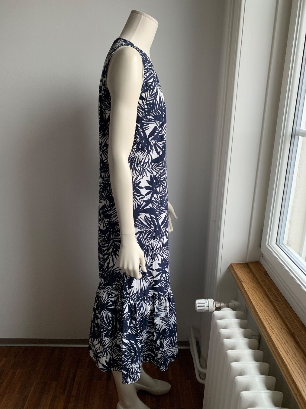 Max Mara Vestiti: MaxMara: Herrlich blau gemustertes, langes Sommerkleid, 36 – Nuovo (secondo la descrizione) da Luzern venduto da designluzern 3
