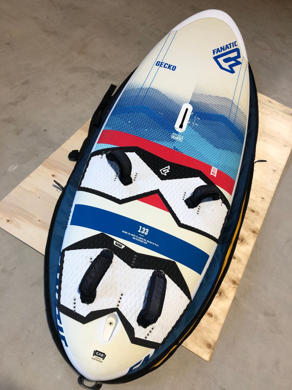 Tavole da surf e di nuoto: Fanatic Gecko 133l Windsurfboard – Usato da Meggen venduto da eliot66 1