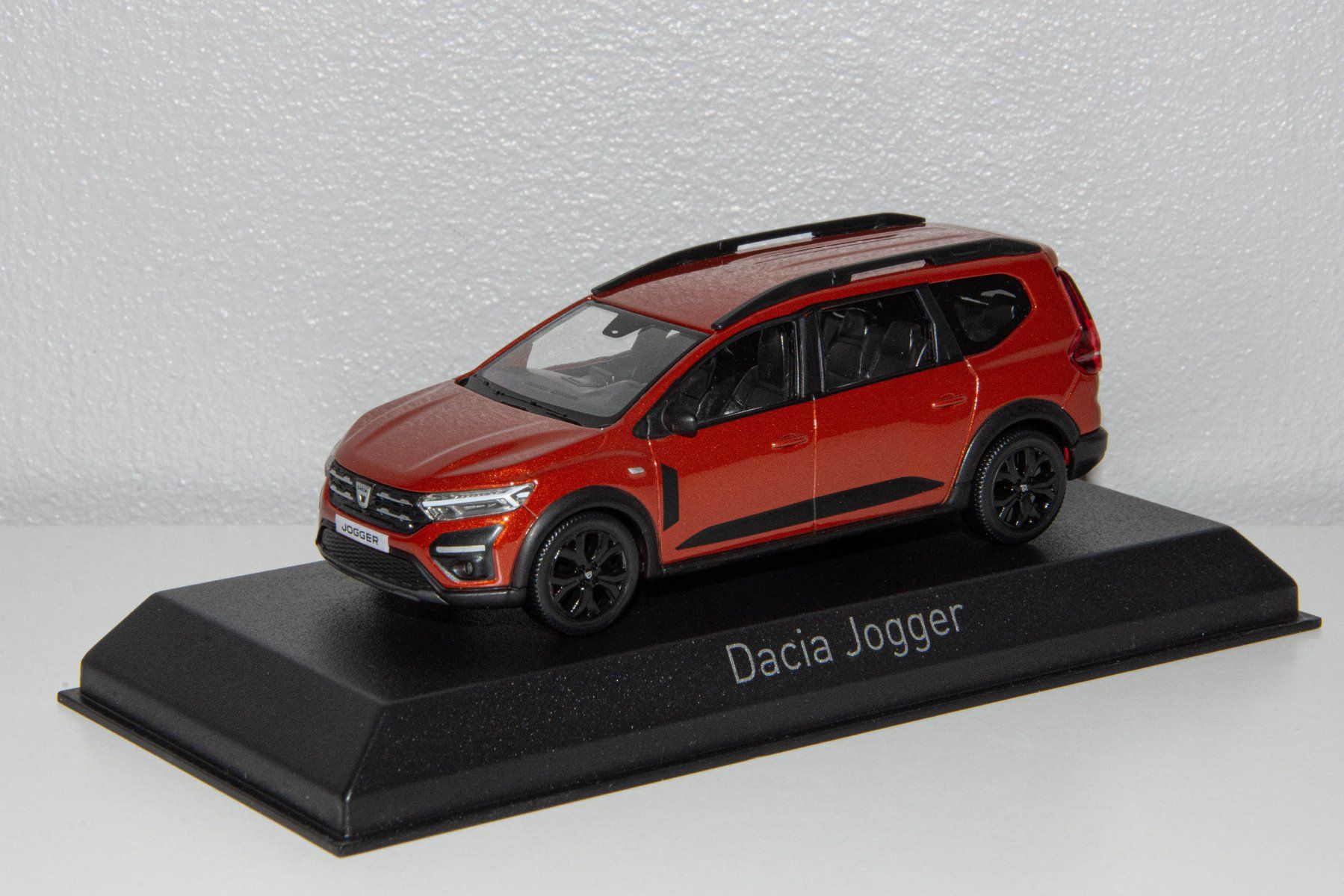 Dacia Modellautos: Dacia Jogger NOREV (1/43) – Gebraucht aus Genève von auto_miniatures