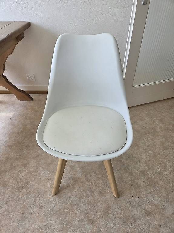 Chaises: 3 chaises de style scandinave – D'occasion à Lausanne par che_b9hq 1