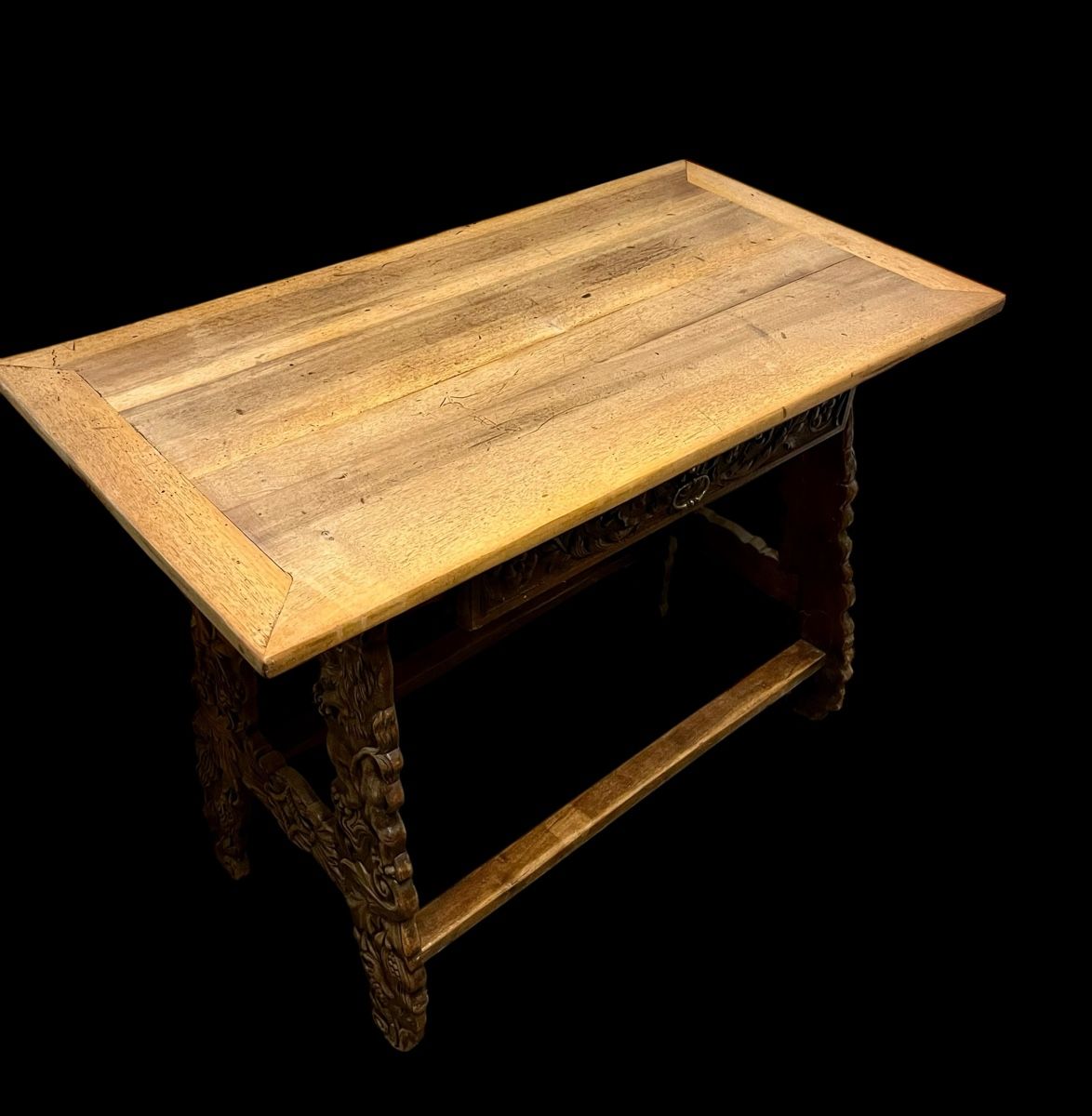 Tavoli: Antiker Nussbaumtisch 89cm lang – Usato da Ottikon venduto da san_w99n 1