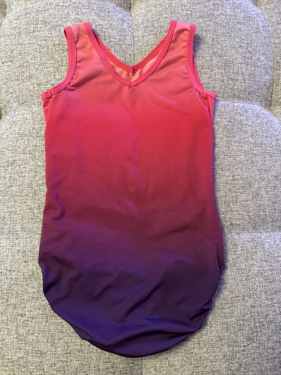 Decathlon Trainer, Turnhosen & -trikots: Turndress 50cm (ca 128) Decathlon – Gebraucht aus Dierikon von FraeuleinMaus17 1