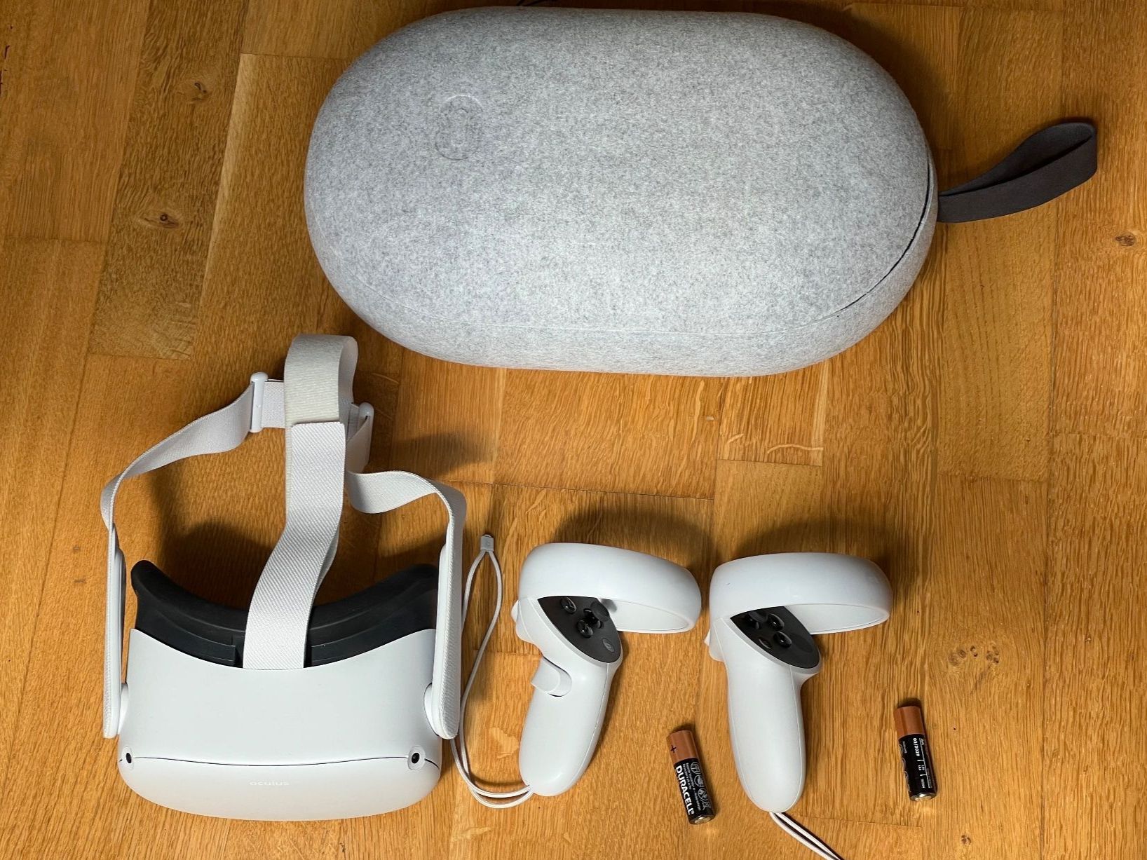 Meta VR Brille: OCULUS Meta Quest 2 128 GB mit Tragetasche + Fit Pack – Neu (gemäss Beschreibung) aus Zürich von PJKlingel 5