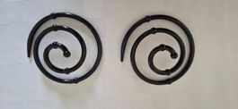 Divers accessoires de coiffure neufs et d'occasion.