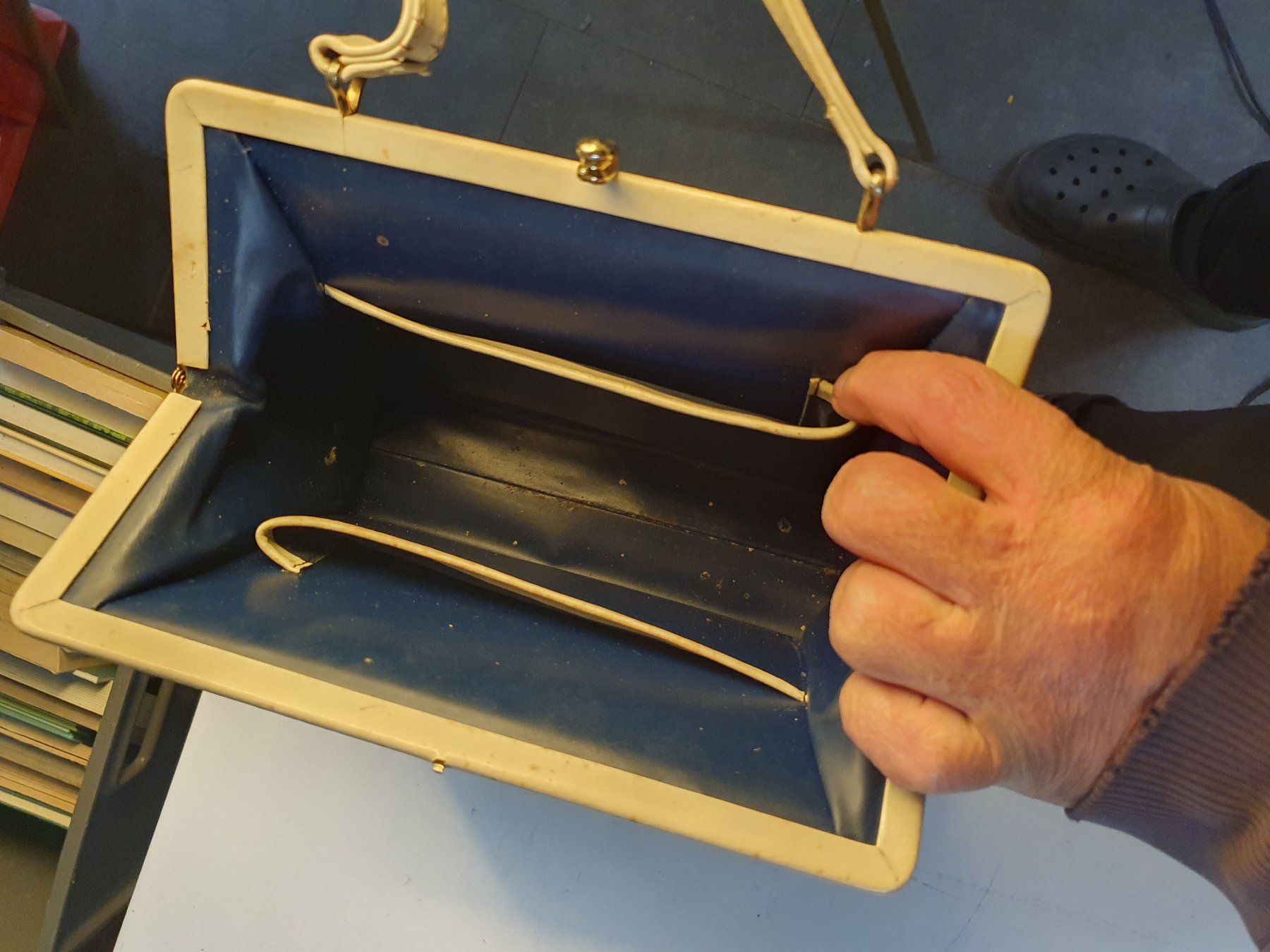 Borse da donna: Handtasche mit Maiglöckchenbemalung – Usato da Zürich venduto da loosebone 3