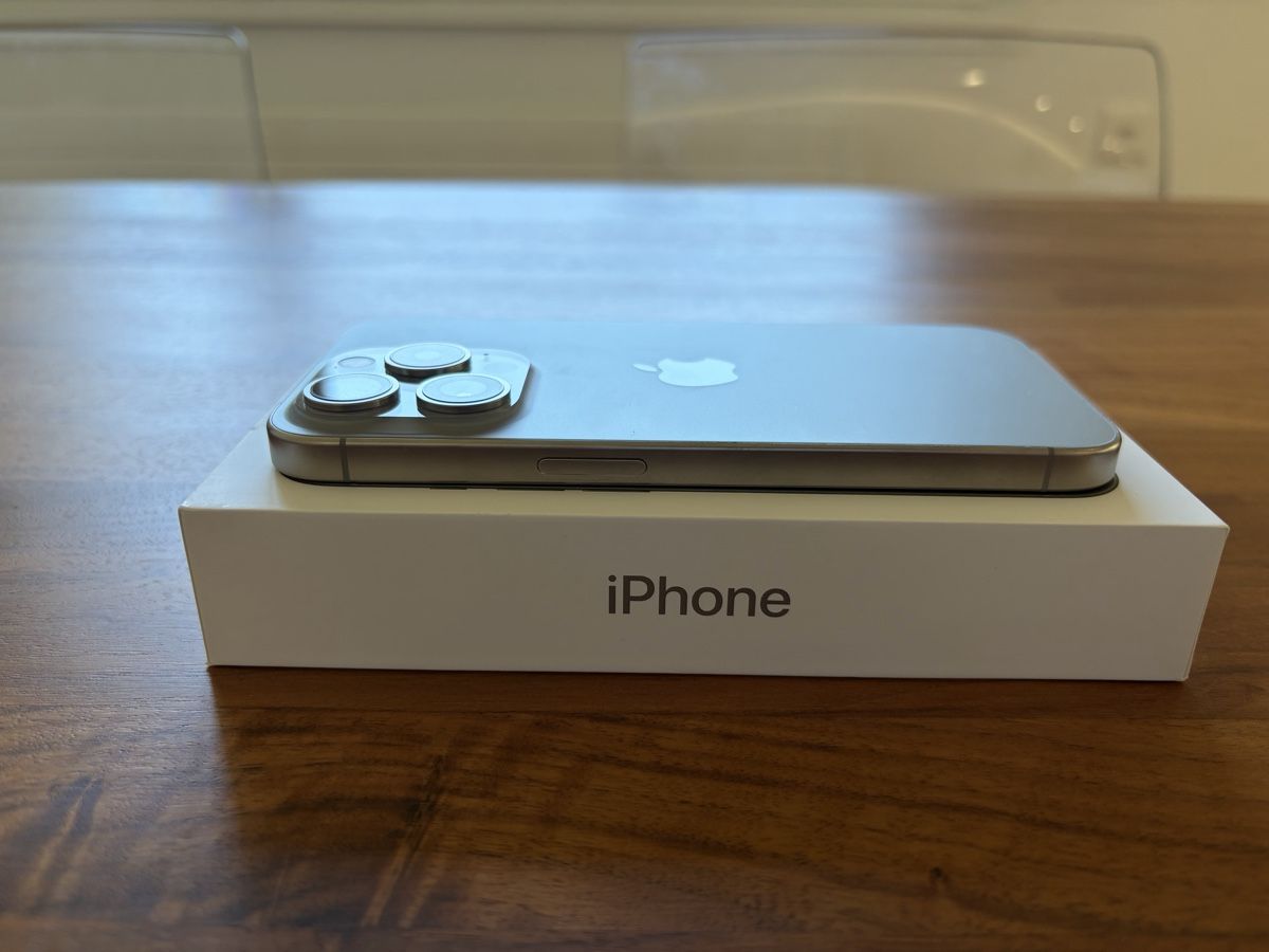 Apple Portables: iPhone 15 Pro 256GB Natural Titanium – D'occasion à Bern par dingodachs 3