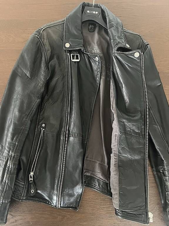 Jacken: Schwarze Lederjacke – Gebraucht aus Bülach von fla_6bnw 2