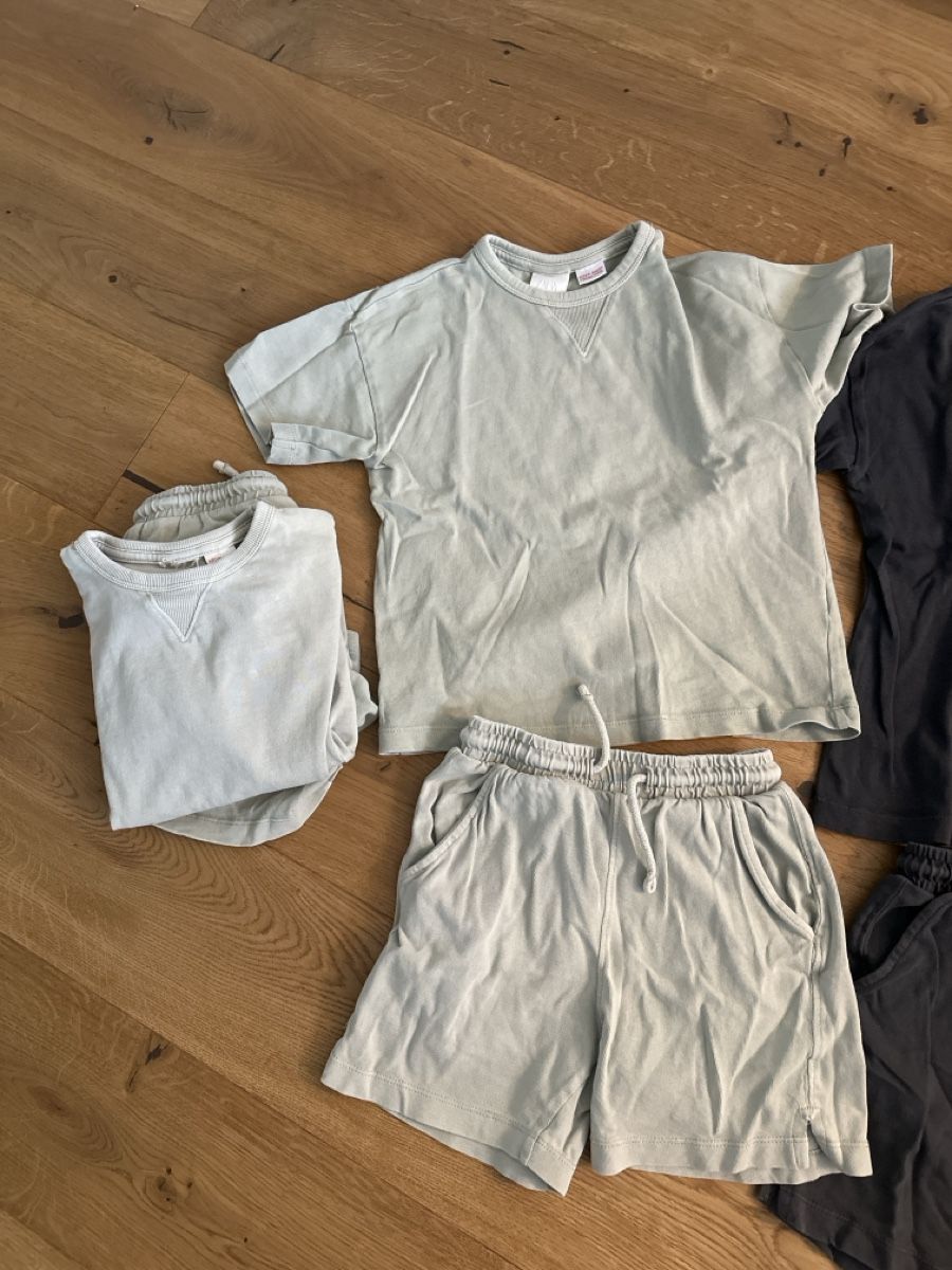 Zara Pigiama & Simili: Zara 4er Set Schlafanzug Gr. 110 – Usato da Uttigen venduto da 1hihallo4 2