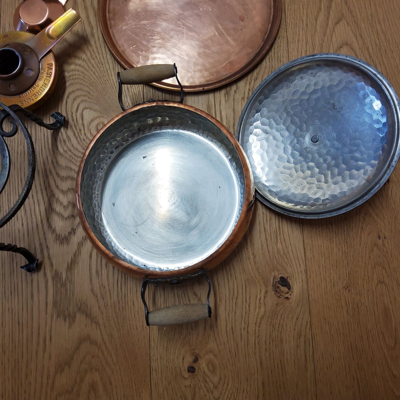 Sigg Padelle: Kupferpfannen mit Deckel, Teller, Rechaud-Brenner SIGG – Usato da Naters venduto da 3904Naters 1