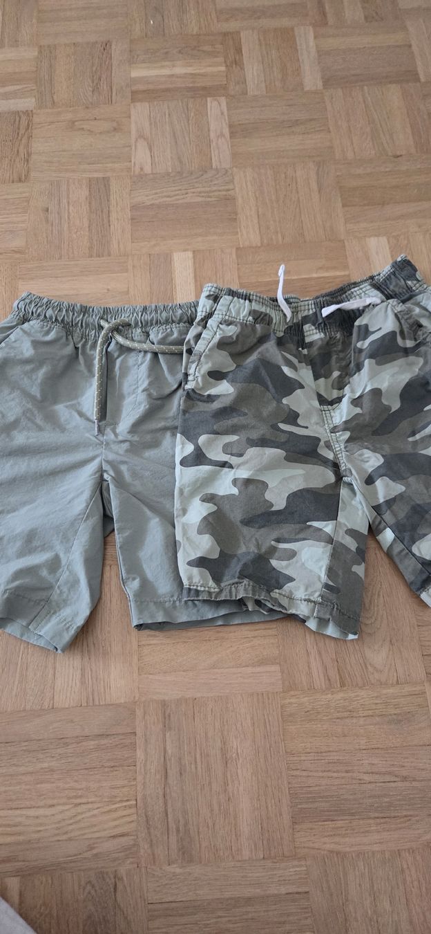 Pantaloni: short enfant 108 113 – Usato da Onex venduto da mel_gtk2